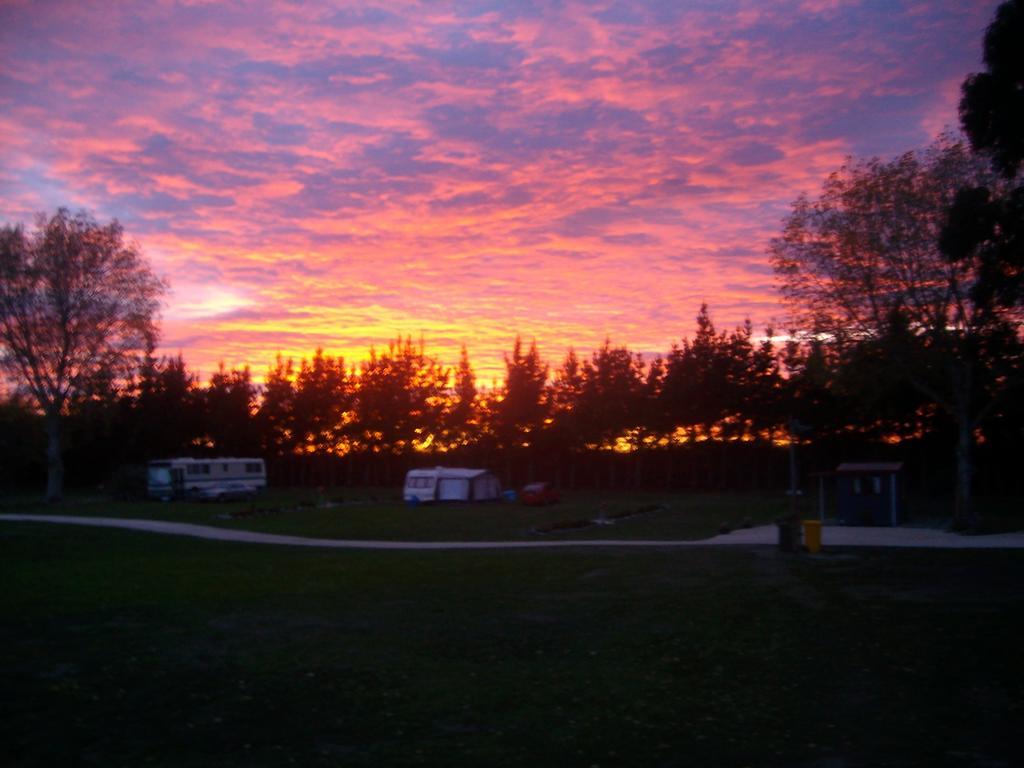 Glenavys Waitaki River Motor Camp Экстерьер фото